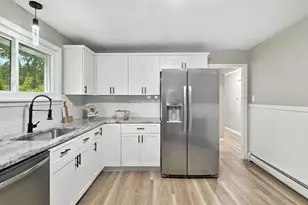 17 Pebble Mill Rd, Springfield, MA 01118 - Photo 12