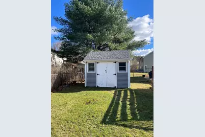 27 Tiffany St, Attleboro, MA 02703 - Photo 4