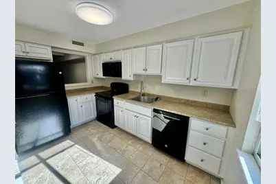 13 Beals Cove Rd #E, Hingham, MA 02043 - Photo 2