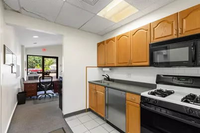 30 Thacher St, Malden, MA 02148 - Photo 20