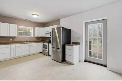 620 Plymouth Street, Middleborough, MA 02346 - Photo 6