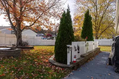 81 Dixon Rd, Brockton, MA 02302 - Photo 12