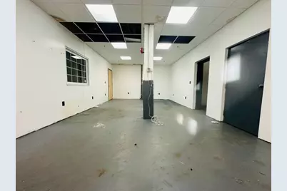 5254 Washington St, Boston, MA 02132 - Photo 4