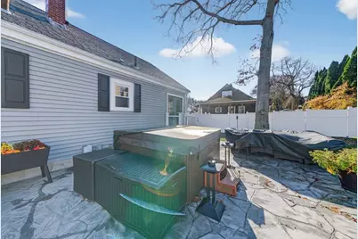211 Lowell Street, New Bedford, MA 02745 - Photo 4