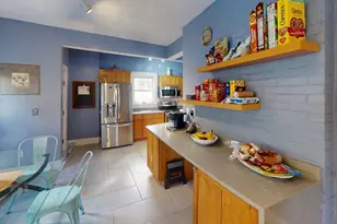 19 Mt Ida Rd, Boston, MA 02122 - Photo 2