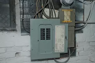 81 Hayden Ave, Springfield, MA 01109 - Photo 32