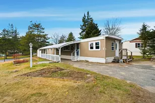 1 Willow Cir, Brimfield, MA 01010 - Photo 1