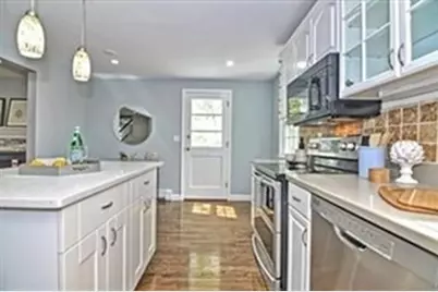 16 Oak Hill Rd, Wayland, MA 01778 - Photo 8