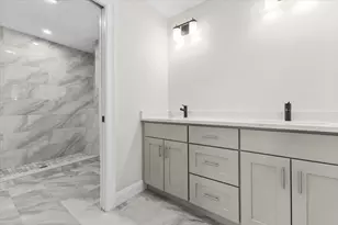 120 S St E, Raynham, MA 02767 - Photo 16