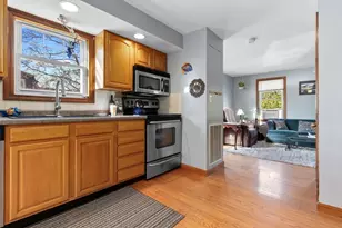 7 Lothrop St, Beverly, MA 01915 - Photo 6