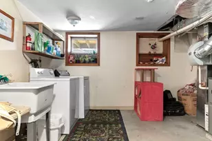 7 Lothrop St, Beverly, MA 01915 - Photo 28