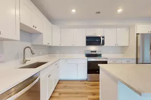 610 Salem St, Wakefield, MA 01180 - Photo 2