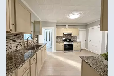 15 Hale St, Fitchburg, MA 01420 - Photo 10