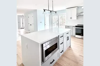 580 Broad St #1, Bridgewater, MA 02324 - Photo 2