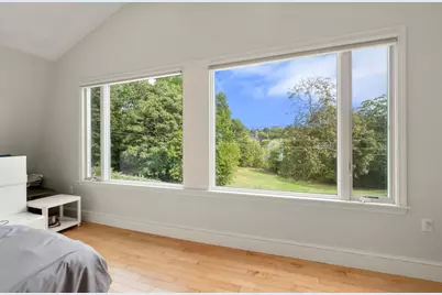 27 Hamilton Pl, Needham, MA 02494 - Photo 4