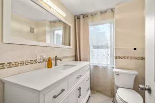 27 Hamilton Pl, Needham, MA 02494 - Photo 32