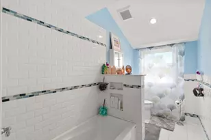 27 Hamilton Pl, Needham, MA 02494 - Photo 20