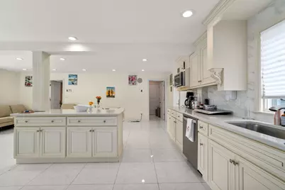 27 Hamilton Pl, Needham, MA 02494 - Photo 8