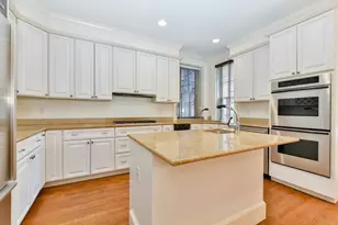 17 Willow St, Boston, MA 02108 - Photo 8