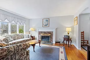 23 Bentley Ln, Chelmsford, MA 01824 - Photo 4