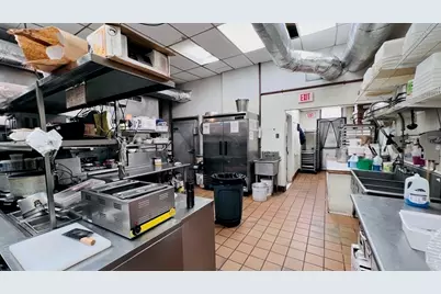 999 High St, Dedham, MA 02026 - Photo 4