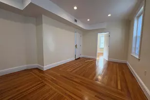 73 Thatcher St, Brookline, MA 02446 - Photo 6