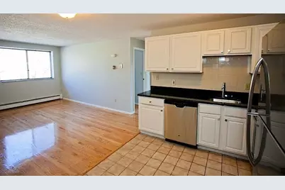 14 Murdock St #3-2, Somerville, MA 02144 - Photo 2