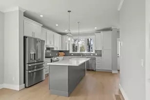 65 Cypress St, Falmouth, MA 02536 - Photo 8
