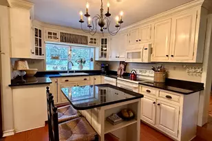 285 Brookfield Rd, Sturbridge, MA 01518 - Photo 8