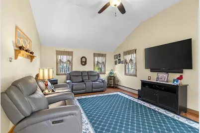 302 Ash St, Winchendon, MA 01475 - Photo 8