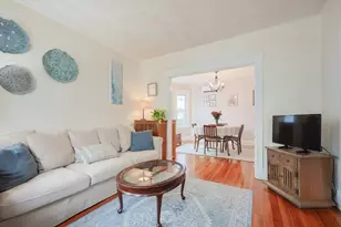 27 Oakland St, Watertown, MA 02472 - Photo 6