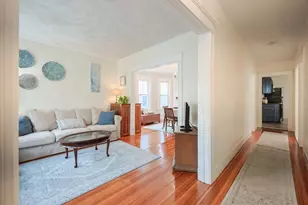 27 Oakland St, Watertown, MA 02472 - Photo 4