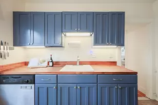 27 Oakland St, Watertown, MA 02472 - Photo 18