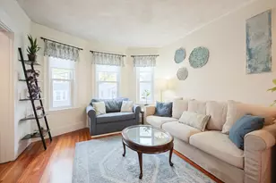 27 Oakland St, Watertown, MA 02472 - Photo 8