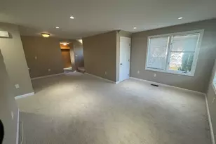 39 Neillian St, Bedford, MA 01730 - Photo 8