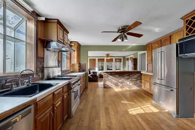 7 Green St, Carver, MA 02330 - Photo 4