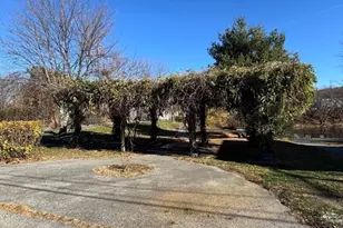 31 Merrill St, Lowell, MA 01852 - Photo 34