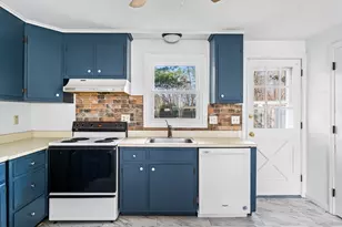 41 South St, Easthampton, MA 01027 - Photo 12