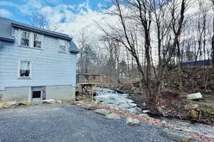 1 Chester Rd, Derry, NH 03038 - Photo 8