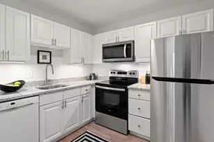 65 Glen Rd, Brookline, MA 02445 - Photo 10