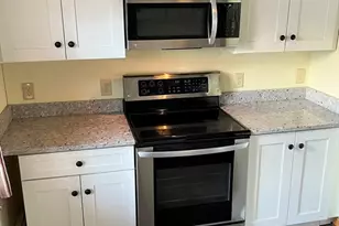 41 Oakhurst St, Hopkinton, MA 01748 - Photo 4