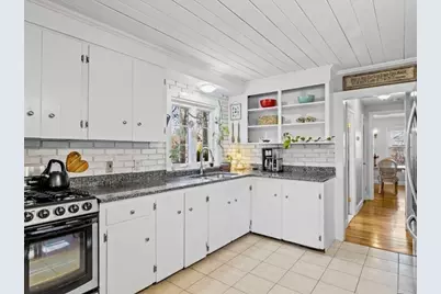 61 Morton Avenue, New Bedford, MA 02745 - Photo 8