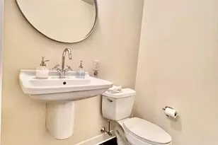 2 Earhart, Cambridge, MA 02141 - Photo 12