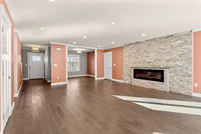 93 Providence St #B, Mendon, MA 01756 - Photo 2