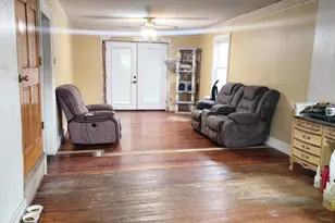 2 Alice St, Montague, MA 01376 - Photo 8