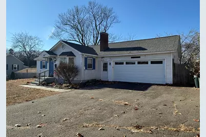 98 Greenpoint Cir, Chicopee, MA 01020 - Photo 2