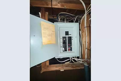 98 Greenpoint Cir, Chicopee, MA 01020 - Photo 8