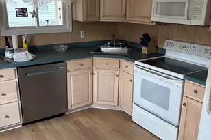 74 Hillside Ave, Falmouth, MA 02556 - Photo 16