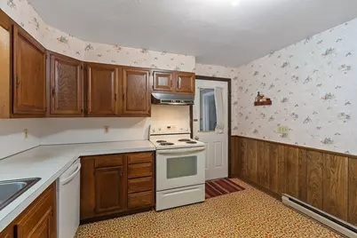 24 North St, Leominster, MA 01453 - Photo 16