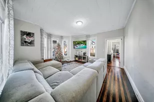 28 Richards St, Worcester, MA 01603 - Photo 12